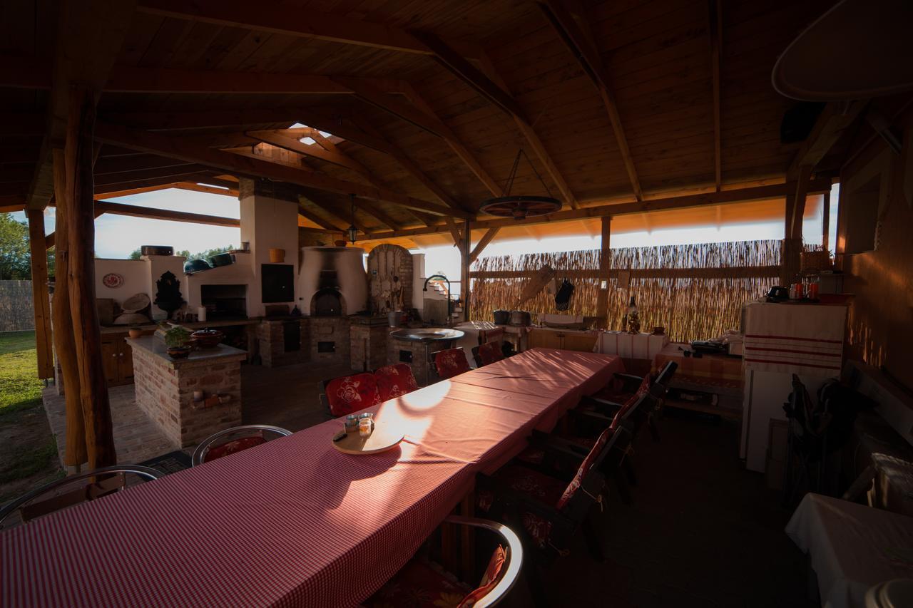 Bibic Vendeghazak Hotel Nagybajom Bagian luar foto